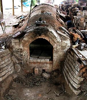 Image of the anagama at Sturt Pottery